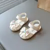 Sandalias de moda para bebé niña, zapatos de princesa de verano, nuevo modelo de suela blanda para niños pequeños de 0 a 3 años, zapatos para caminar para bebés de un año