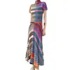 Conjunto Elegante de Dos Piezas con Pliegues y Rayas Multicolor Retro