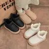 Novas botas de neve de inverno para bebês, impermeáveis e quentes, botas curtas para meninos e meninas, com fleece adicionado e botas de algodão antiderrapantes espessadas