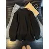 Sudadera acanalada de cuello medio alto negra para hombre, engrosada con forro polar, de manga larga, capa base cálida, disponible en stock
