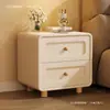 Mesa de cabeceira estilo francês, madeira maciça, branca, para uso doméstico no quarto, novo modelo 2026, alta qualidade, luxo leve, pequena mesa de cabeceira estilo creme