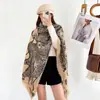 Xale Retrô Americano com Estampa de Leopardo para Mulheres, Estilo Old Money de Verão, Lenço de Moda de Luxo Leve, Lenço de Seda de Leopardo de Alta Qualidade