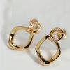 Pendientes de Aro Dorados Retorcidos de Alta Gama con Temperamento Único, Aretes Elegantes, Pendientes de Clip para Mujeres Sin Perforaciones, Nuevo Estilo Popular