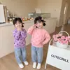 Sudadera dulce para niñas con estampados de corazón, ropa de otoño para niños pequeños, linda sudadera coreana de manga larga versátil, moderna