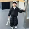 Conjunto para Meninos Primavera 2026 Novo Moletom Estiloso e da Moda com Gola Polo Roupas Esportivas para Meninos Primavera e Outono