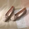 Zapatos Planos de Lazo Suave Estilo Francés para Mujer 2026 Verano Nuevos Estilo Pequeño Aroma Charol Color Nude Suela Suave Zapatos de Cuero para Viajar