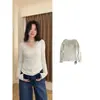Camiseta básica de manga larga con cuello en V y ribete de encaje de alta calidad para mujer, color blanco, con un look sofisticado, colección Otoño Temprano 2026, H091002