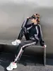 Conjunto Esportivo de Fitness Feminino para Uso Externo Secagem Rápida Conjunto para Corrida Matinal 2025 Novo Moda de Alta Qualidade Tamanho Grande Conjunto de Fitness Yoga