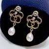 Pendientes para Mujer de Perlas de Agua Dulce Aurora Color Blanco Chapados en Oro de 18K Diseño Simple Retro