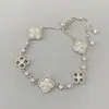 Pulsera de Trébol de Cuatro Hojas con Microincrustaciones de Circonita de Nuevo Estilo para Mujer, Pulsera Trendy de Lujo Ligero en Oro Rosa, Joyería Dulce Estilo Princesa al por Mayor