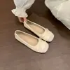 Sapatos baixos femininos gentis estilo francês 2026 primavera novo versátil slip-on com laço sapatilhas para mulheres
