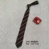 Gravata JK Listrada Vermelha e Dourada Estilo Japonês para Homens e Mulheres, Camisa Estilo Academia com Gravata Borboleta Pequena para Estudantes, Não Precisa Amarrar