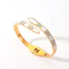 Pulsera de Acero Inoxidable Completa de Diamantes Diseño de Alto Nivel Transfronteriza Lujo Ligero Moda Más Vendida Pulsera con Colgantes que No se Caen para Mujer
