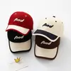 Boné de beisebol infantil INS, novo modelo de outono, chapéu de sol com letra bordada, boné casual versátil de bico de pato para meninos em estilo japonês e coreano