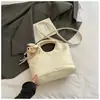Bolsa Saco Casual Grande Capacidade Cor Sólida Simples Moda Verão 2025 para Mulheres Bolsa de Ombro Transversal Elegante de Alto Valor