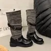 Botas Largas Ajustadas Arrugadas para Mujer Tacón de Cuña Caballero Nuevo Retro Otoño Patchwork Hebilla Botas Ancho de Bota 2026