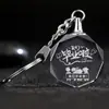 A turma de formatura se reunirá para enviar aos alunos um chaveiro de cristal para o jardim de infância com gravação personalizada barata significativo memorial