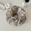 Scrunchies Florales de Temperamento Retro para Mujer Elegantes de Alta Gama Moda Accesorios para el Cabello Multicapa para Moños Coletas