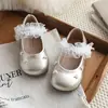 Novos Sapatos de Princesa para Meninas Primavera e Outono, Sapatos Mary Jane com Pérolas para Bebês, Sola Macia, Sapatos Individuais Infantis Pequenos de Couro