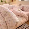 Juego de ropa de cama de cuatro piezas de terciopelo de leche engrosado clase A, sábana de cama de franela de terciopelo coral, funda de edredón, juego de tres piezas para dormitorio de estudiante, invierno