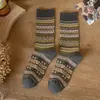 Calcetines de mujer otoño e invierno estilo retro doble aguja doble camino gruesos media pantorrilla calcetines de mujer más gruesos estilo étnico Meillard calcetines de felpa