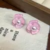 Pendientes de botón de flor de perla de colores de aguja de plata Temperamento de alta clase Minimalista Lujo ligero Moda Versátiles para el trabajo y el día a día Accesorios para las orejas