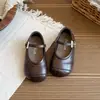 Zapatos de Cuero de Suela Blanda de Moda para Niñas 2026 Primavera/Otoño Nuevo Estilo Zapatos Individuales Elegantes Versátiles para Niños Dulces Frescos Pequeños Zapatos de Cuero para Niñas Pequeñas