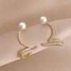 Arete Clip Sencillo Perla Diamante Serpiente Arete Un Moda Europeo y Americano Lujo Ligero Nicho Elegante Sentido de Alta Gama Aretes para Mujer