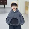 2474 Conjunto de Lã Forrado para Meninos Outono Inverno 2026 Novo Estilo Coreano Roupa para Meninos Pequenos Roupas de Inverno para Bebê Menino Conjunto de Duas Peças com Moletom Tendência