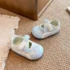 Zapatillas de Entrenamiento de Malla para Niñas Estilo Alemán Llegada Otoño 2026 Zapatos de Princesa Suela Suave para Niños Zapatillas Casuales para Patinar Zapatos de Forrest Gump