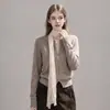 Elegante y favorecedor, este suéter de punto para mujer de manga corta y cuello redondo es una chaqueta suéter adelgazante para la temporada de otoño 2026, estilo 25729
