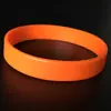 Pulsera de silicona lisa de color sólido sin palabras para muñeca para hombres y mujeres adecuada para actividades de team building pulsera de goma blanda en blanco para grupos