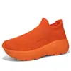 Tênis Meia Jinjiang Novo Estilo Transfronteiriço para Casais, Leve Absorvente de Choque ao Ar Livre Masculino com Retorno Sola Grossa Slip-On Tênis de Corrida com Salto Quadrado