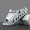 2026 Nuevo Estilo Hogar Antideslizantes Suela Suave de Moda Exterior Playa Ligeras Cómodas Sandalias Pantuflas para Hombre para Verano