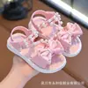 Sandalias para Niña Modelo Nuevo de Verano Suministro Directo Transfronterizo para Niños Pequeños, Medianos y Grandes Sandalias Infantiles Planas de PVC Ecológicas de Princesa
