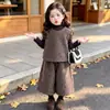 Conjunto Vintage de Otoño para Niñas 2026 Nuevo de Moda Chaleco de Lana y Pantalones de Pierna Ancha Conjunto de Tres Piezas para Niños y Bebés