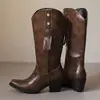 Botas de couro de salto alto de cor sólida 34-45 para mulheres, outono e inverno, botas western de salto alto transfronteiriças, botas femininas de tamanho grande, bico fino versátil