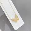 Joia Transfronteiriça Europeia e Americana Elegante Corrente de Clavícula de Zircônia Colar com Pingente Banhado a Ouro Real Corrente de Colar Borboleta Oca Feminina