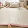 Capa Superior Clase A 100% Polietileno PE Hielo Frijol Enfriamiento Jacquard de Alto Grado Sandwich Compuesto Alfombrilla Suave de Enfriamiento Ropa de Cama