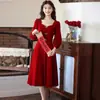 Novia color vino tinto Pequeña Boda Longitud media Cintura Adelgazante Espalda al aire libre Ropa casual Sentido del diseño Otoño