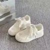 Zapatos Blancos Casuales de Suela Gruesa para Mujer Estilo Nuevo Primavera 2026 Zapatos de Pan de Estrella Nicho Versátiles Zapatos de Tabla con Cordones Zapatos de Moda