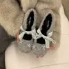 Versão em Couro Macio~ Luxuosas com Strass Floral Forradas com Lã Aumentadoras de Altura Mary Jane Outono e Inverno Quentes Estilo Chanel Sapatos Femininos Tendência