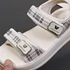2026 Nuevo Estilo de Verano Zapatos Estudiantiles para Niños, Sandalias para Niños, Versión Coreana con Velcro, Zapatos de Playa para Niñas 5895