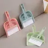 Set de mini escoba de escritorio, de dos piezas, para estudiantes de dormitorio, mini combinación de limpieza de tamaño pequeño, escoba y recogedor