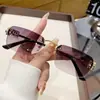 Gafas de Sol Sin Marco Moda Europea y Americana Color Degradado Cuadradas Pequeñas de Moda Gafas de Sol para Mujer Gafas de Sol Anti-UV