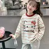 Camiseta de algodón puro a rayas de manga larga para niña 2026 nuevo estilo primavera y otoño ins casual versátil top capa base para niños moderna