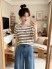 Nova Moda Coreana de Verão Camiseta Bordada com Listras de Frutas de Manga Curta para Mulheres, Top Casual Versátil Soltinho com Gola Redonda