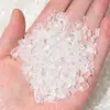 Venta al por mayor de fábrica Piedra triturada de cristal natural Cristal blanco Cuarzo rosa Piedra de cristal amarillo Materiales hechos a mano para decoración de uñas Piedra desmagnetizadora de cristal