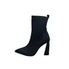 Novas Botas Fashionáveis e Elegantes de Malha Slim para Outono e Inverno, Leves, com Salto Grosso, Elásticas, Respiráveis, Bico Fino, Alongadoras de Perna, Curtas