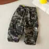 Overoles para Niños 2026 Primavera/Otoño Nuevo Estilo Niños y Niñas Bolsillos Camuflaje Pantalones Rectos Niños Pequeños Sueltos Casuales Pantalones Largos